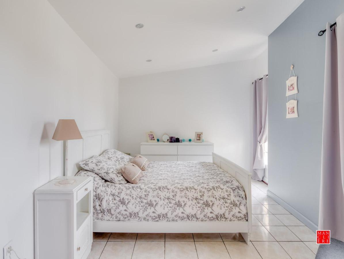 Maison Blanche Piscine Et Petit Dejeuner Châtellerault Kültér fotó