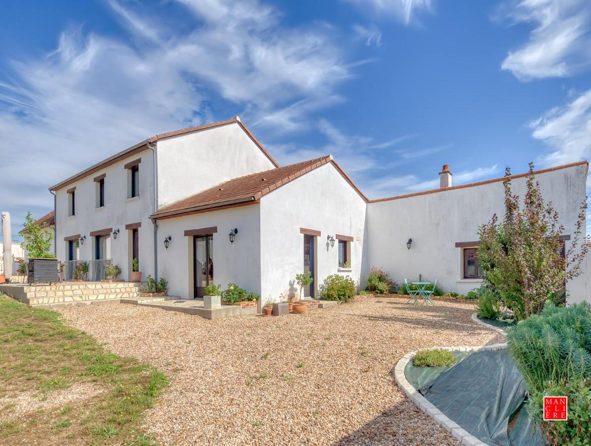Maison Blanche Piscine Et Petit Dejeuner Châtellerault Kültér fotó