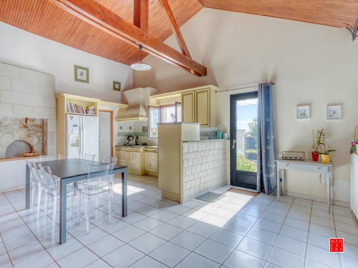 Maison Blanche Piscine Et Petit Dejeuner Châtellerault Kültér fotó
